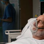 چرا سالمندان بیشتر در ICU بستری می‌شوند و چگونه می‌توان از آن پیشگیری کرد؟